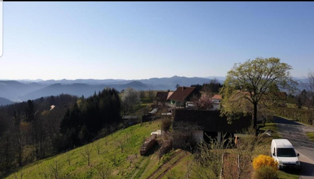 Obstbau Und Gaestezimmer Stani Kitzeck im Sausal Exterior foto